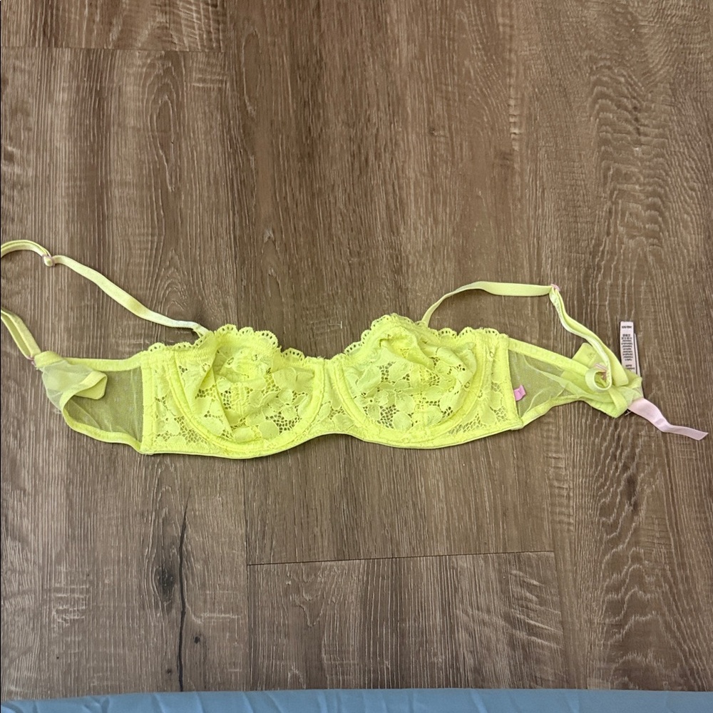 Victoria's Secret Lemon Lace Bra